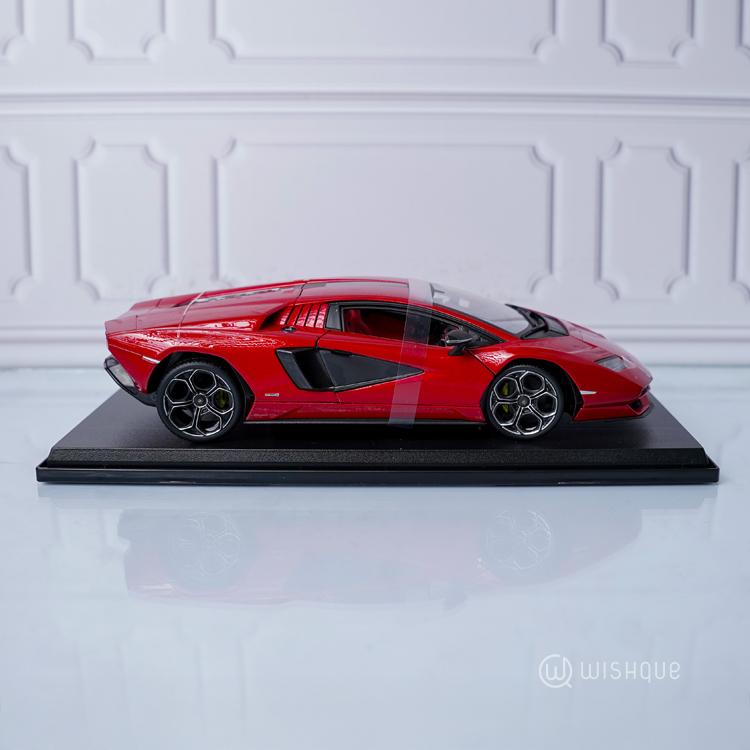 Maisto Lamborghini Countach LPI 800-4 Burgundy Special Edition
