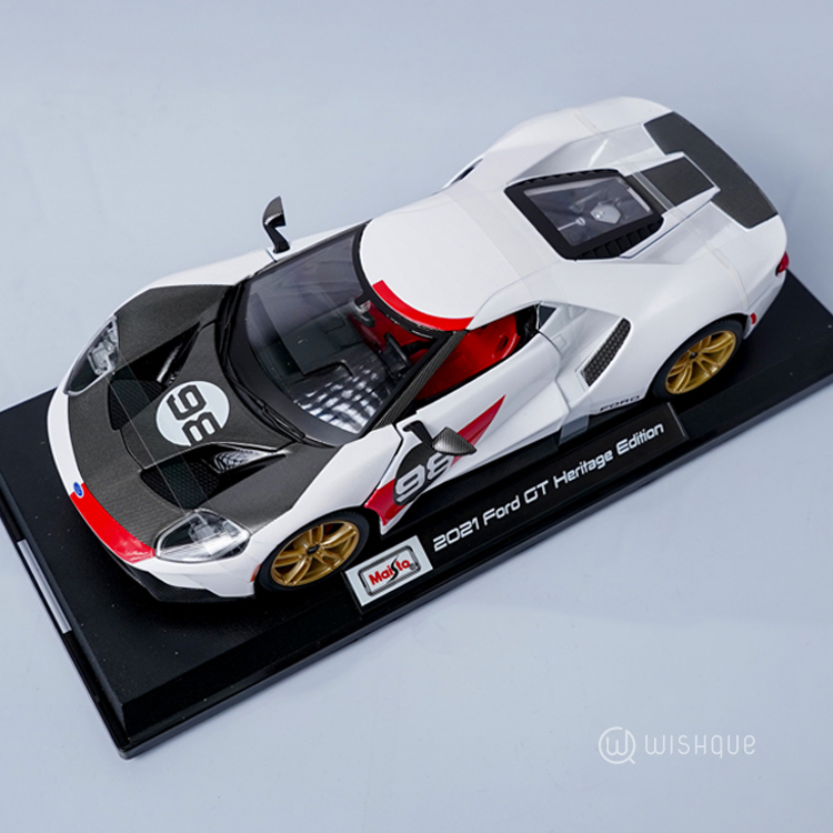Maisto 2021 Ford GT Heritage White Special Edition