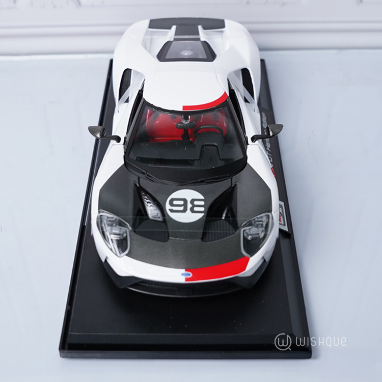 Maisto 2021 Ford GT Heritage White Special Edition
