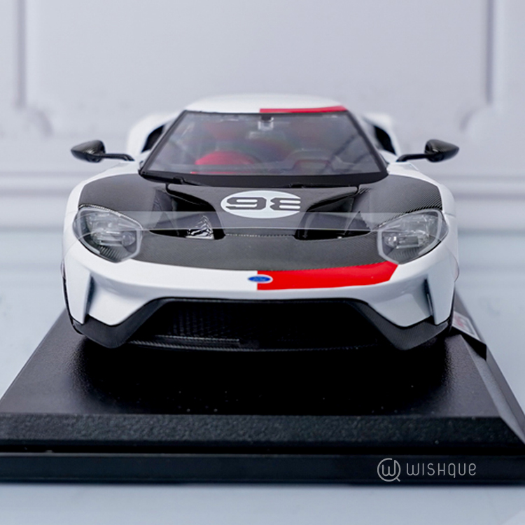 Maisto 2021 Ford GT Heritage White Special Edition