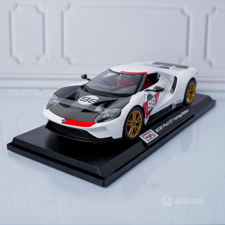 Maisto 2021 Ford GT Heritage White Special Edition