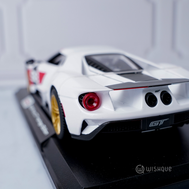Maisto 2021 Ford GT Heritage White Special Edition