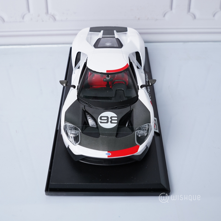Maisto 2021 Ford GT Heritage White Special Edition