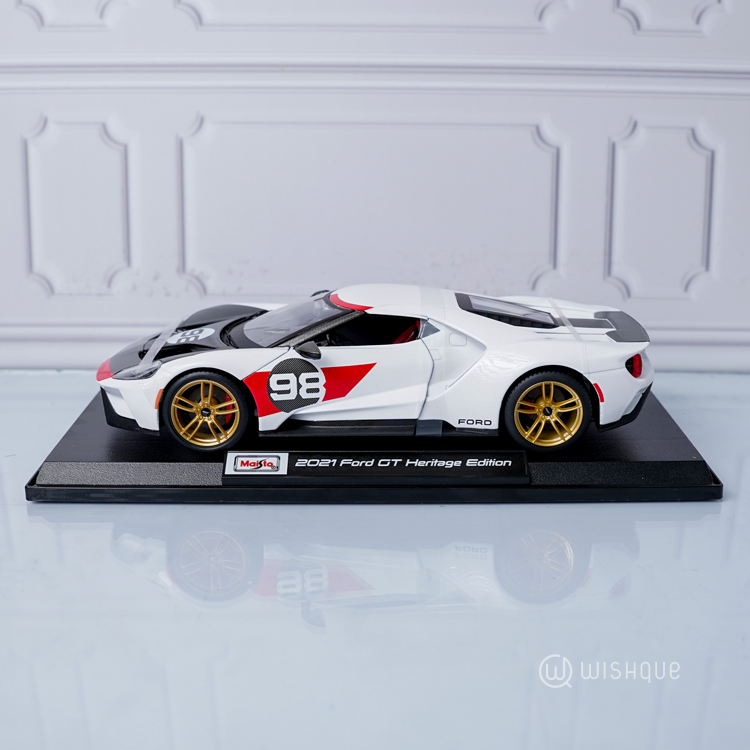 Maisto 2021 Ford GT Heritage White Special Edition