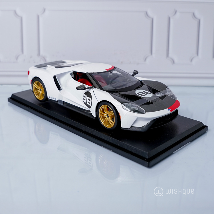 Maisto 2021 Ford GT Heritage White Special Edition