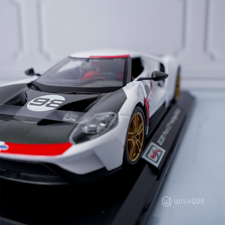 Maisto 2021 Ford GT Heritage White Special Edition