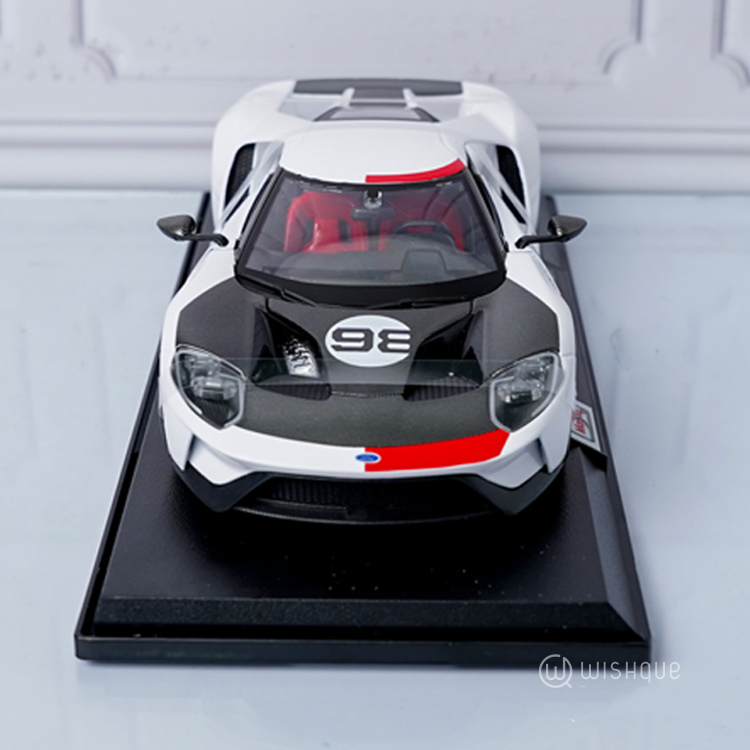 Maisto 2021 Ford GT Heritage White Special Edition