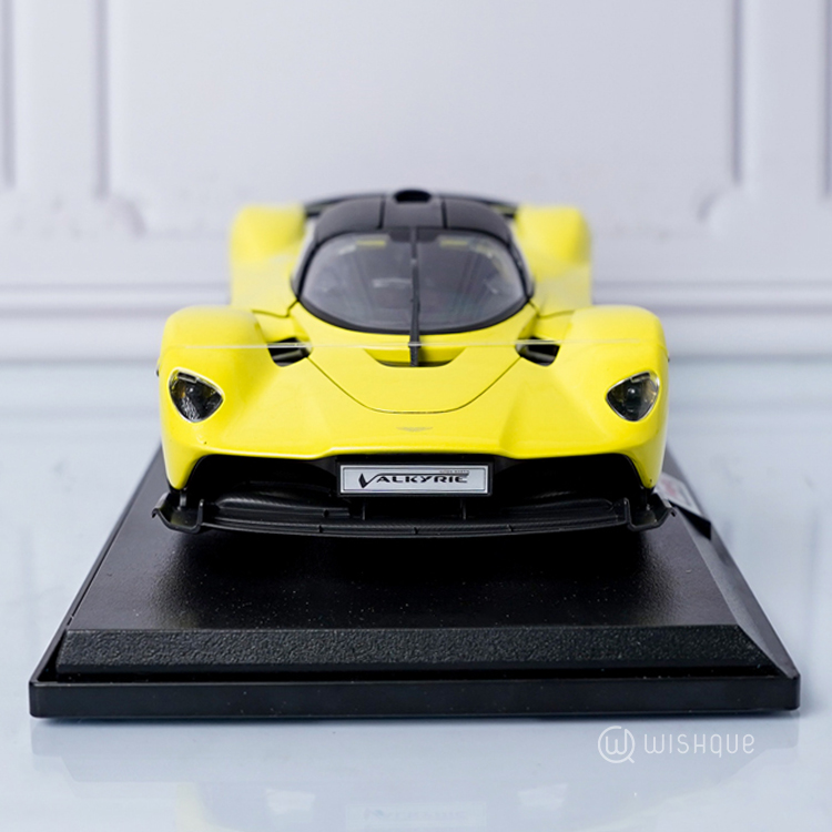 Maisto Aston Martin Valkyrie Yellow Green Model