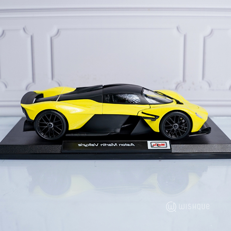 Maisto Aston Martin Valkyrie Yellow Green Model