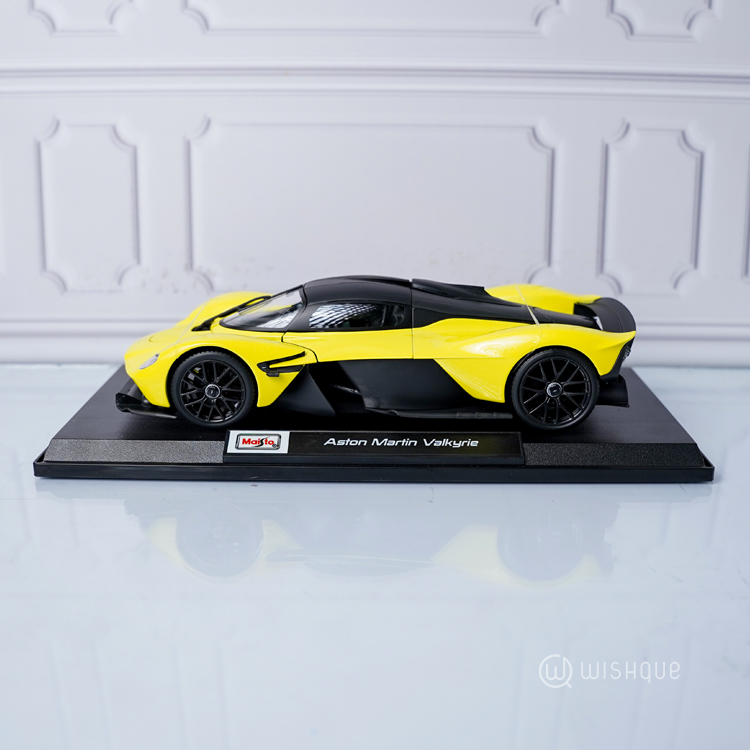 Maisto Aston Martin Valkyrie Yellow Green Model