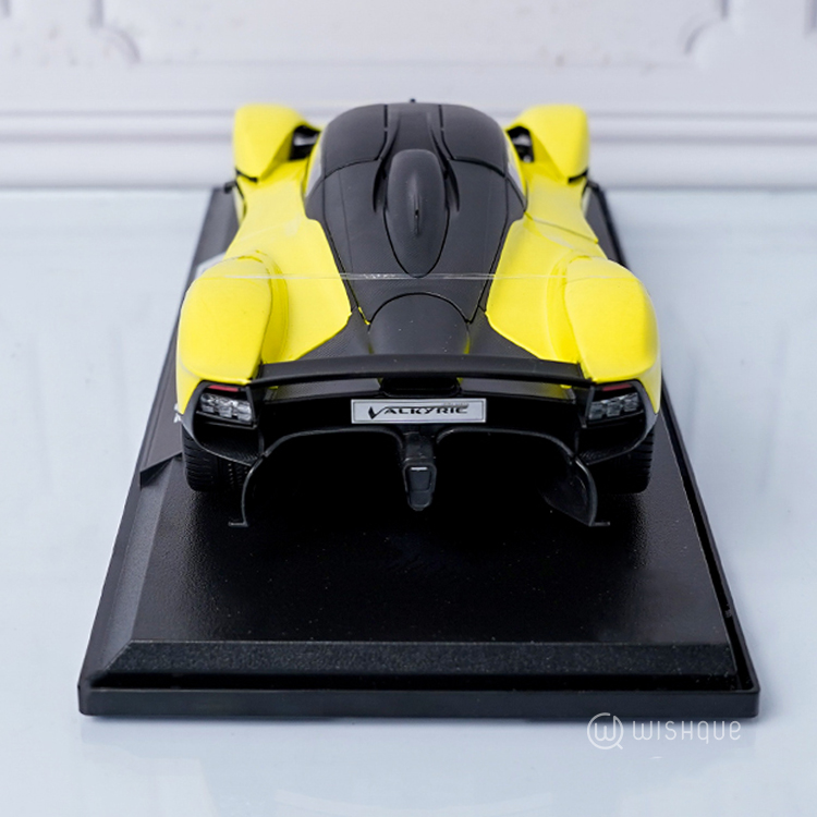 Maisto Aston Martin Valkyrie Yellow Green Model
