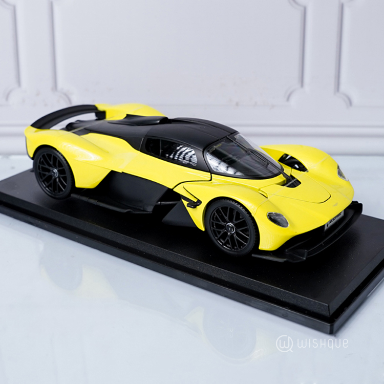 Maisto Aston Martin Valkyrie Yellow Green Model