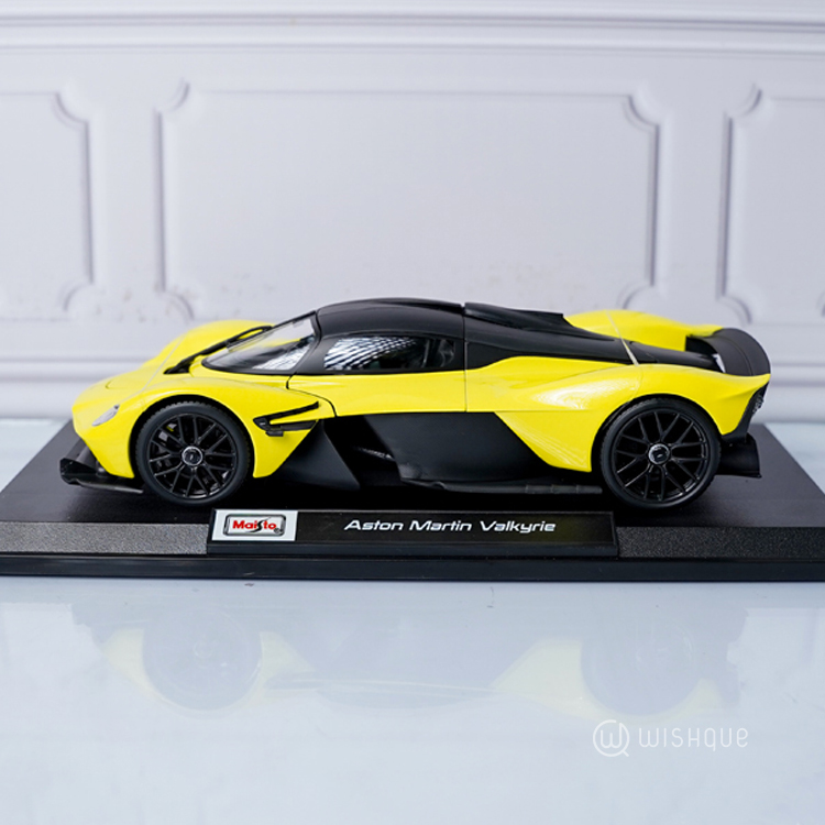Maisto Aston Martin Valkyrie Yellow Green Model