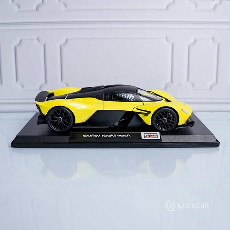 Maisto Aston Martin Valkyrie Yellow Green Model