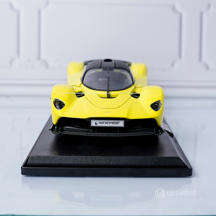 Maisto Aston Martin Valkyrie Yellow Green Model