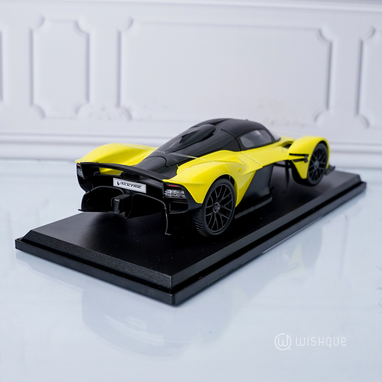 Maisto Aston Martin Valkyrie Yellow Green Model