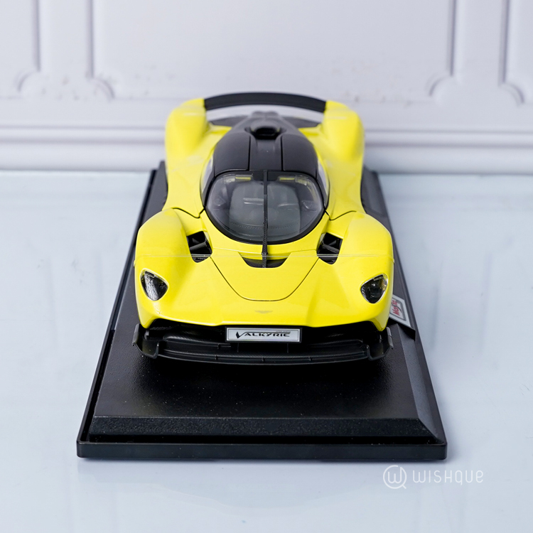 Maisto Aston Martin Valkyrie Yellow Green Model