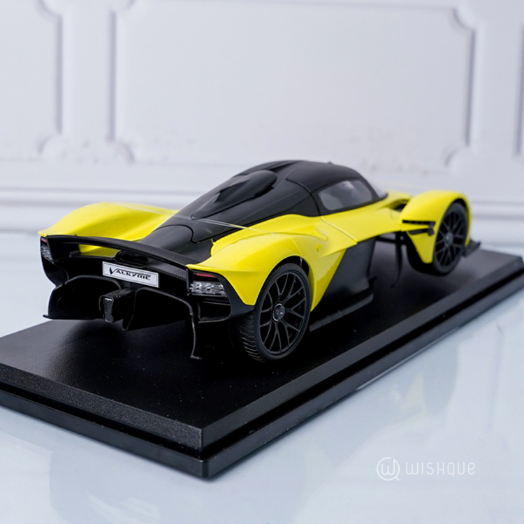 Maisto Aston Martin Valkyrie Yellow Green Model