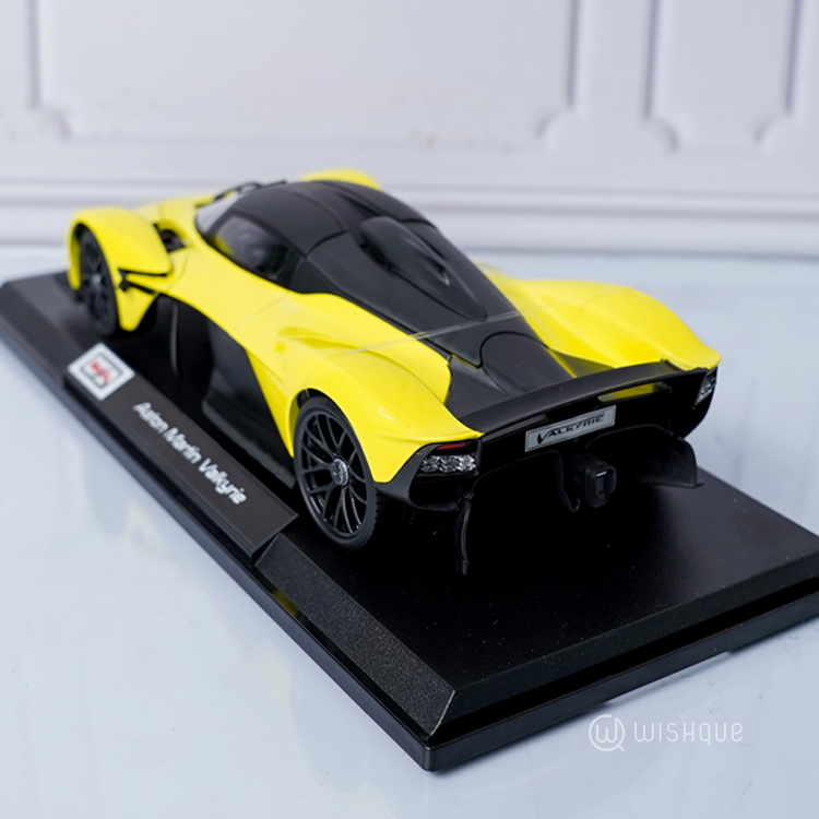Maisto Aston Martin Valkyrie Yellow Green Model