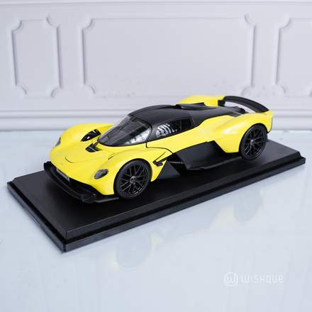 Maisto Aston Martin Valkyrie Yellow Green Model
