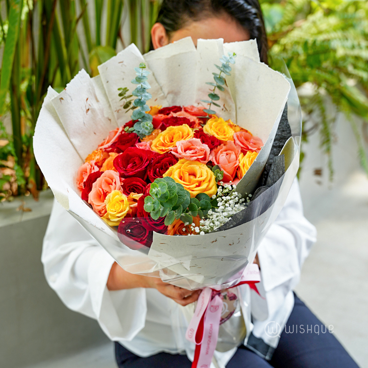 Love in Three Hues Fresh Roses Bouquet