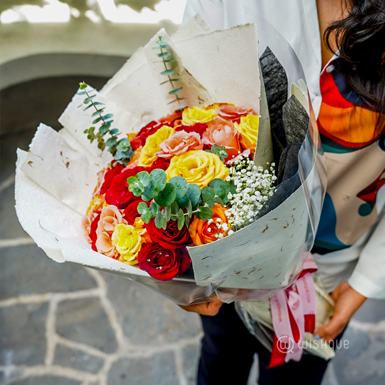 Love in Three Hues Fresh Roses Bouquet