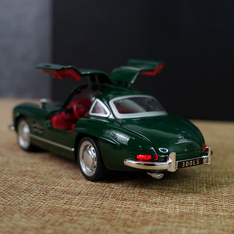 The Emerald Legend Prestige Gift Box
