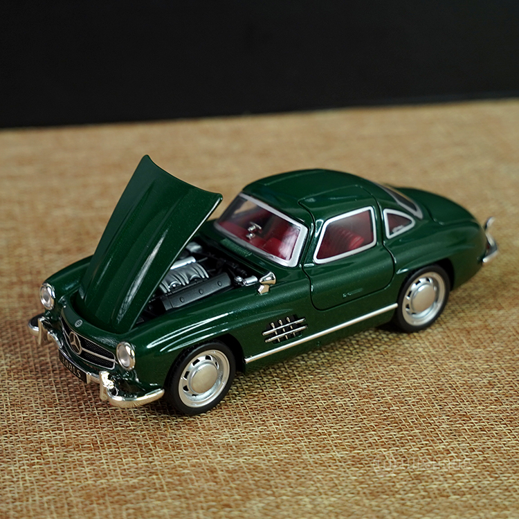 The Emerald Legend Prestige Gift Box