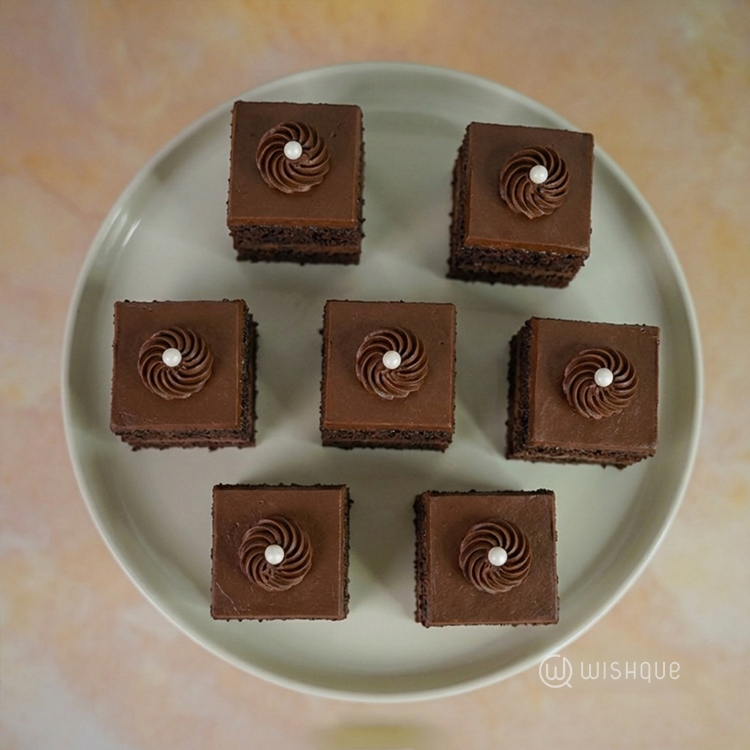 Grand Celebration Chocolate Cake Party Pack