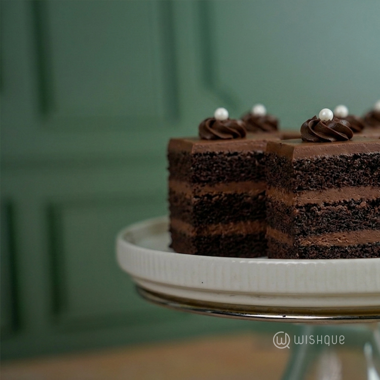 Grand Celebration Chocolate Cake Party Pack