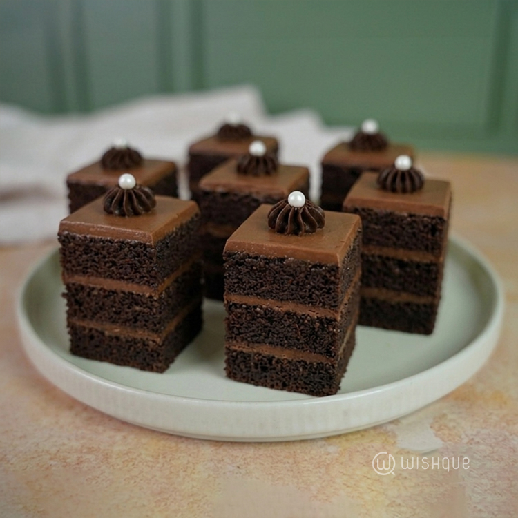 Grand Celebration Chocolate Cake Party Pack