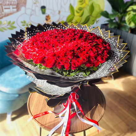 The Grand 400 Roses Bouquet