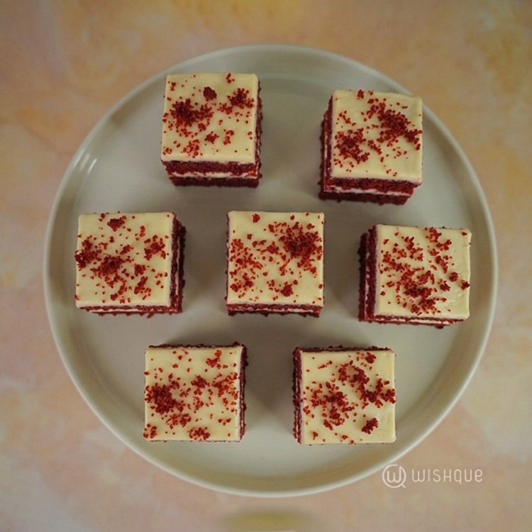 Grand Celebration Red Velvet Cake Party Pack