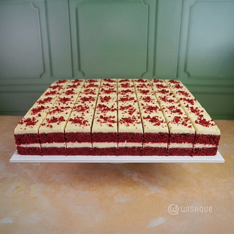 Grand Celebration Red Velvet Cake Party Pack