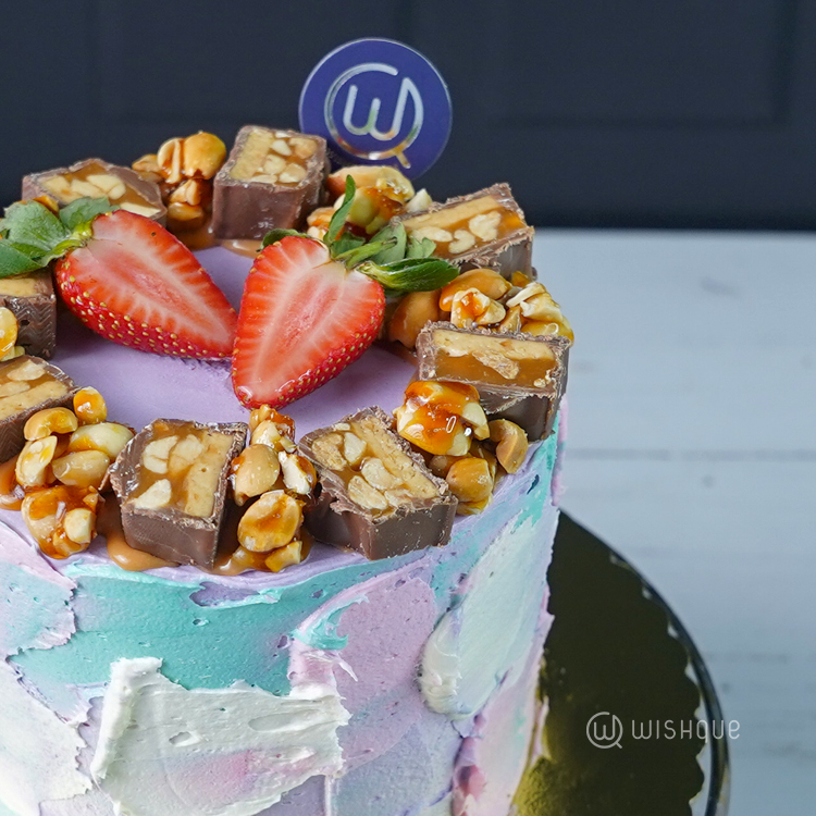 Snickers Chocolate Pastel Cake