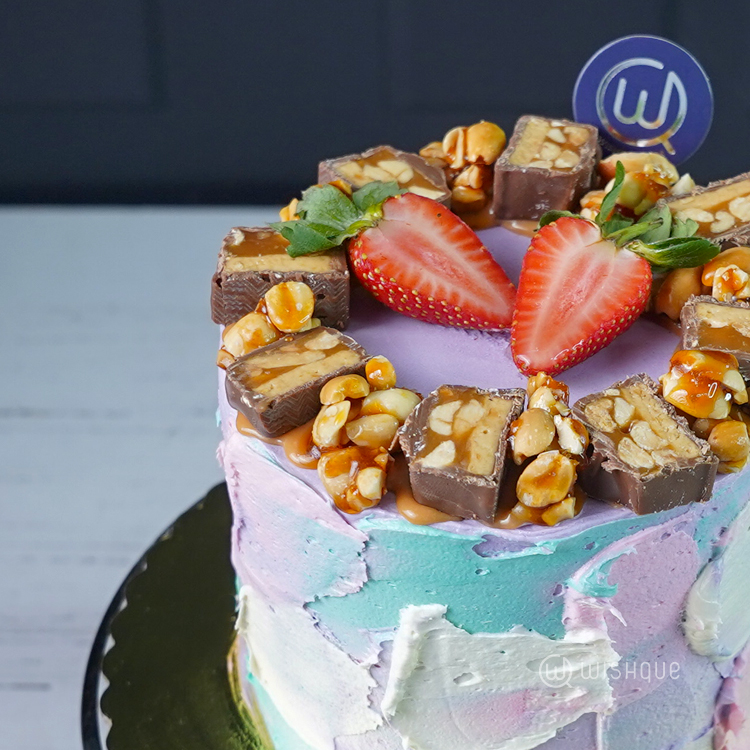 Snickers Chocolate Pastel Cake