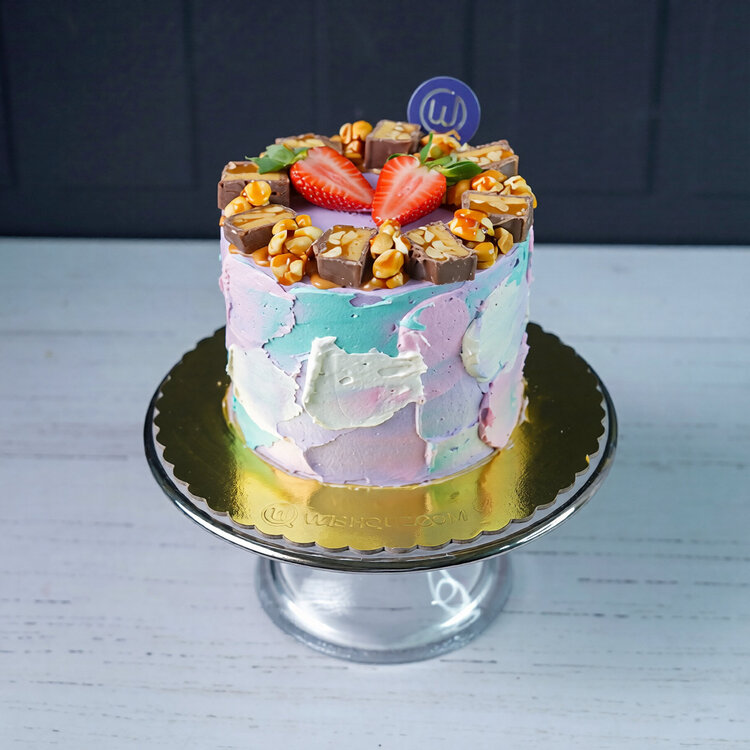 Snickers Chocolate Pastel Cake