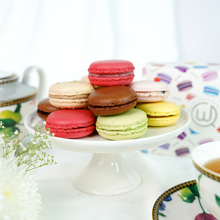 Le Delice French Macaron Collection Box of 12
