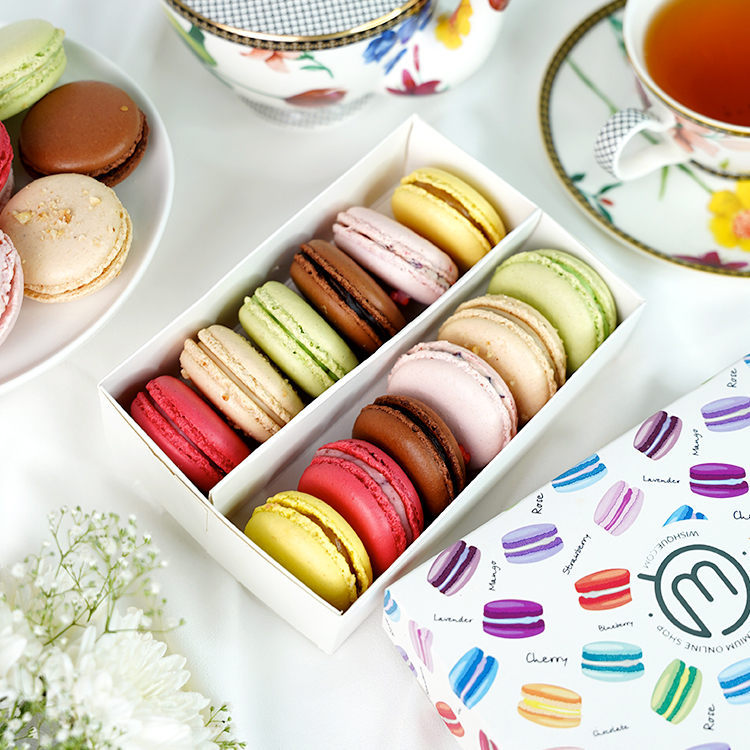Le Delice French Macaron Collection Box of 12