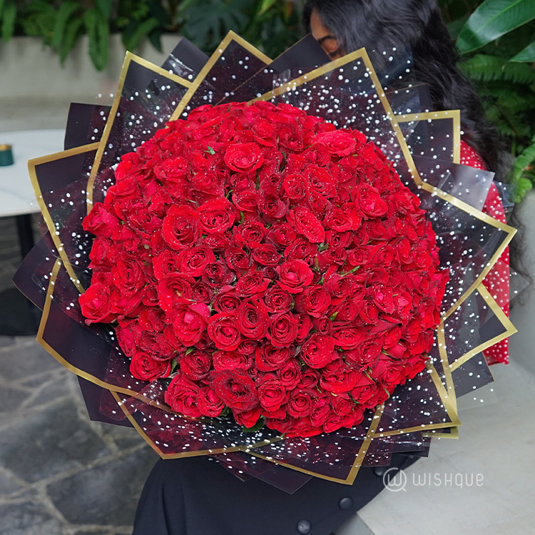 Falling In Love 200 Red Roses Bouquet