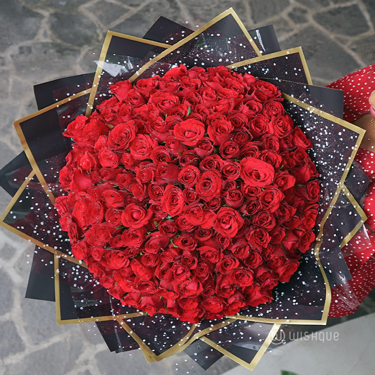 Falling In Love 200 Red Roses Bouquet